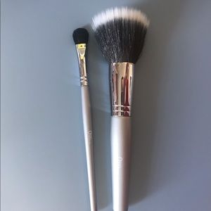 Quo makeup brushes